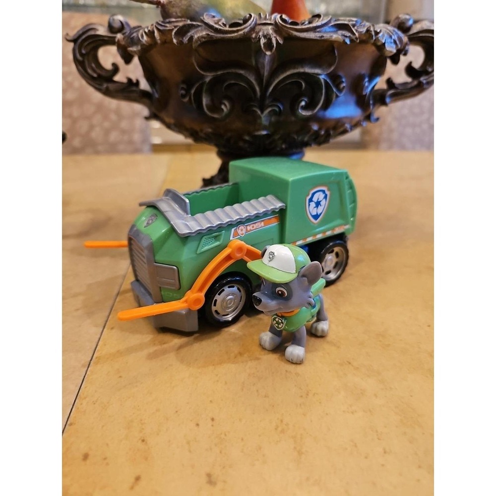 Paw Patrol ROCKY's Transforming Recycle Truck‎ Vehicle With Figure Toy